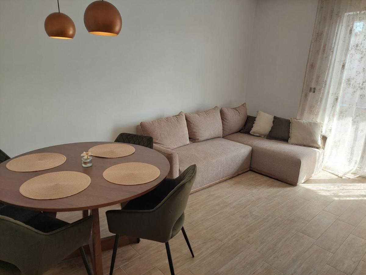 Apartmani Diana Biograd Na Moru Eksteriør billede