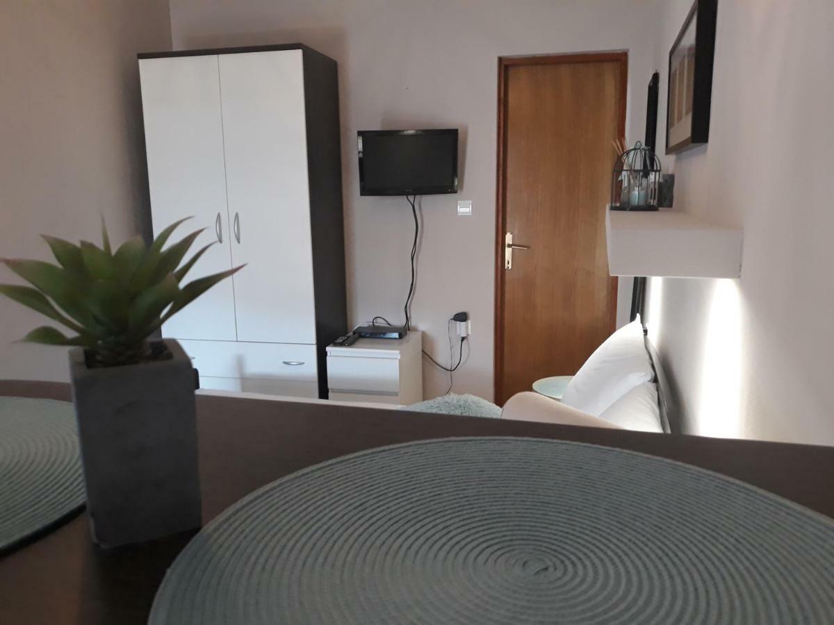 Apartmani Diana Biograd Na Moru Eksteriør billede