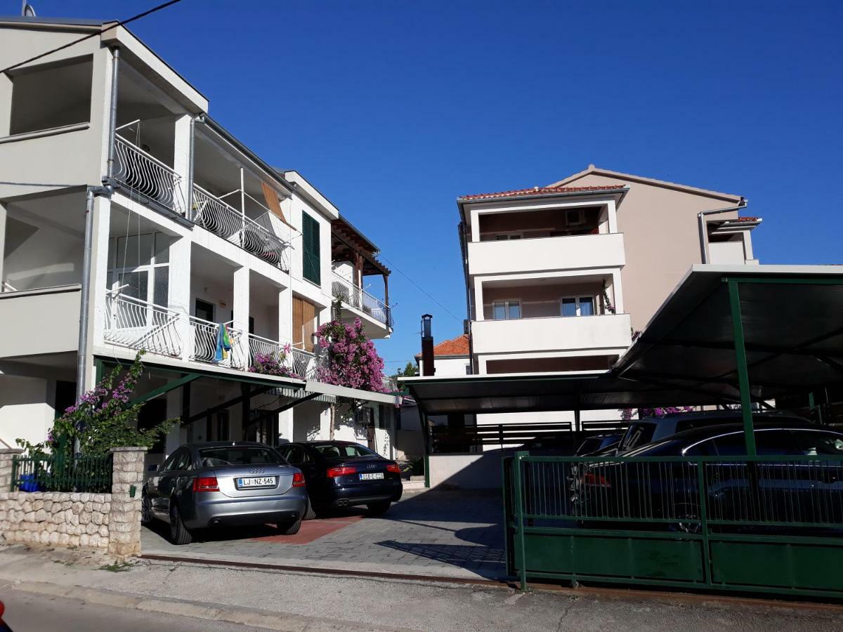 Apartmani Diana Biograd Na Moru Eksteriør billede