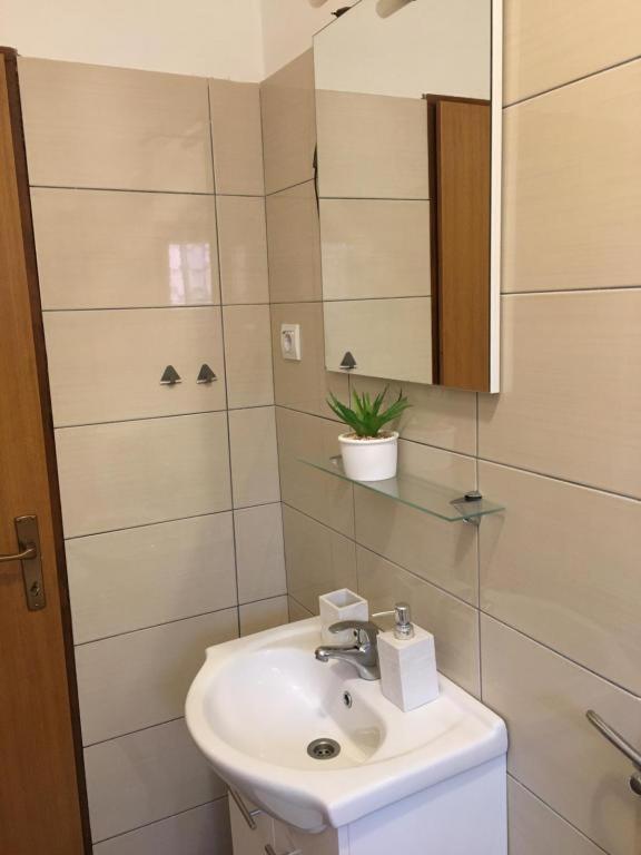 Apartmani Diana Biograd Na Moru Eksteriør billede